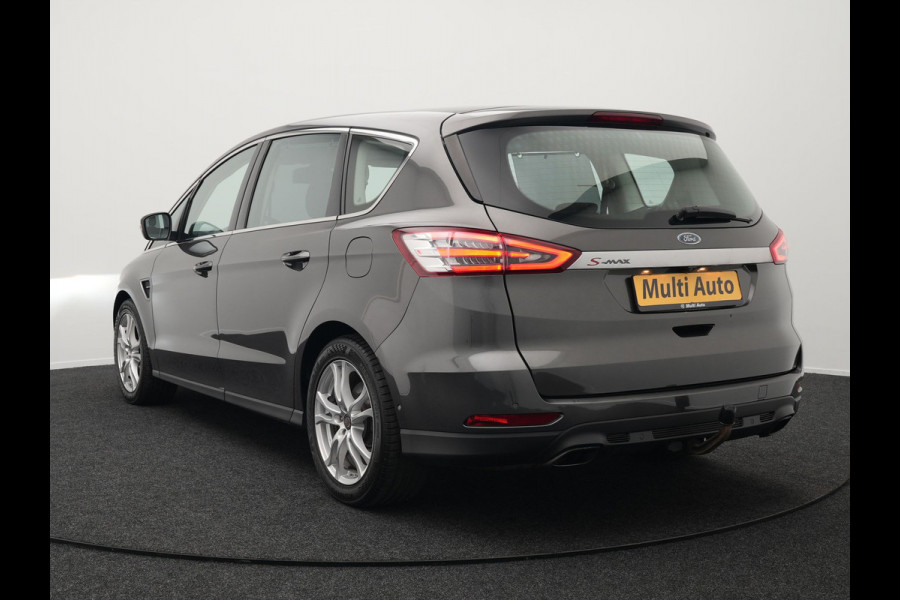 Ford S-Max 2.0 Titanium Automaat 7-Persoons | Trekhaak Afneembaar Panodak | Navigatie | Carplay | Sfeerverlichting | DAB | Camera | Cruise Control | Elektrische Achterklep |