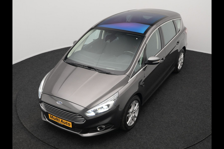 Ford S-Max 2.0 Titanium Automaat 7-Persoons | Trekhaak Afneembaar Panodak | Navigatie | Carplay | Sfeerverlichting | DAB | Camera | Cruise Control | Elektrische Achterklep |