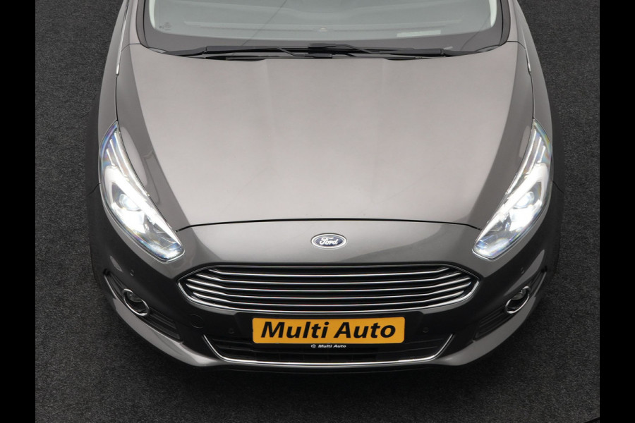 Ford S-Max 2.0 Titanium Automaat 7-Persoons | Trekhaak Afneembaar Panodak | Navigatie | Carplay | Sfeerverlichting | DAB | Camera | Cruise Control | Elektrische Achterklep |
