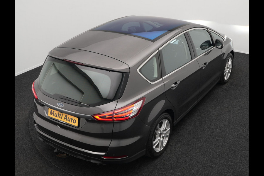 Ford S-Max 2.0 Titanium Automaat 7-Persoons | Trekhaak Afneembaar Panodak | Navigatie | Carplay | Sfeerverlichting | DAB | Camera | Cruise Control | Elektrische Achterklep |