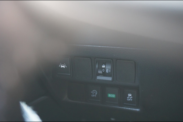 Nissan QASHQAI 116PK N-Connecta AUTOMAAT 360CAMERA | KEYLESS | PANO | STOELVERW