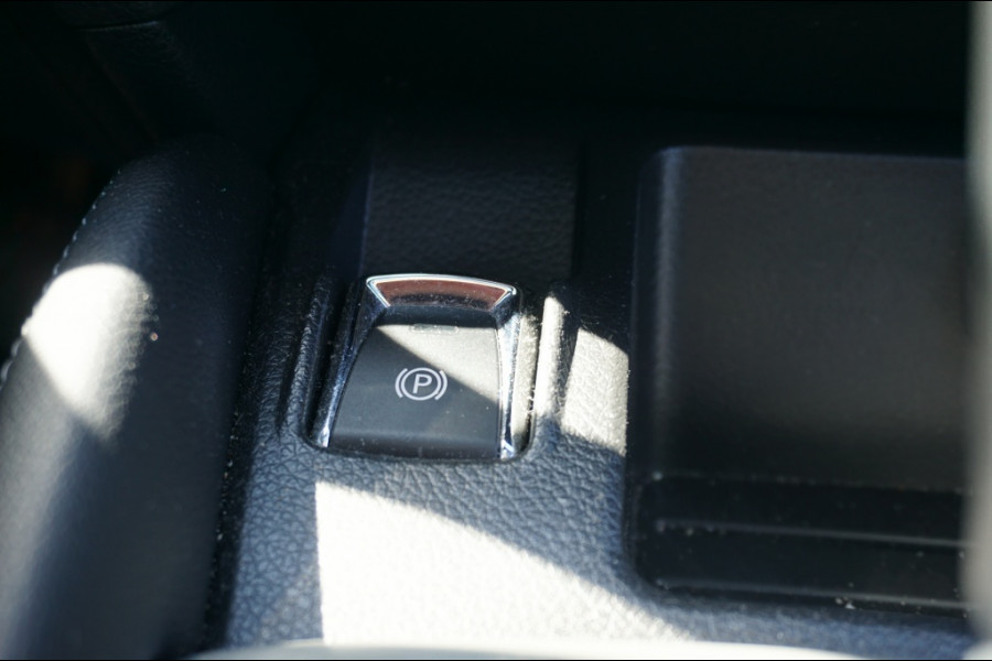Nissan QASHQAI 116PK N-Connecta AUTOMAAT 360CAMERA | KEYLESS | PANO | STOELVERW