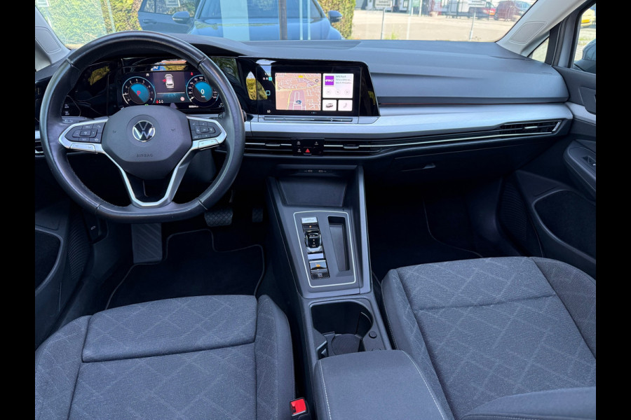 Volkswagen GOLF Variant 1.0 eTSI Life - Automaat - Navi - Panoramadak - Trekhaak - Org.NL