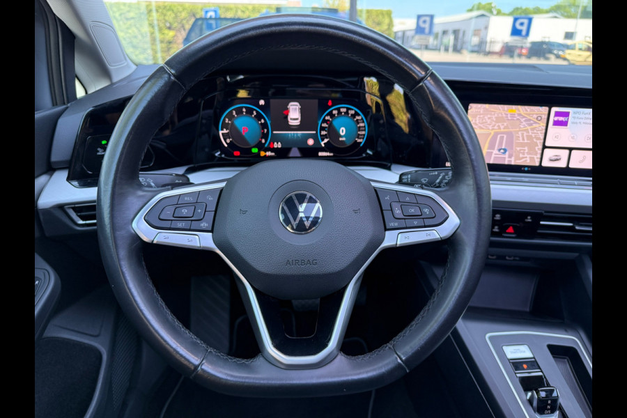 Volkswagen GOLF Variant 1.0 eTSI Life - Automaat - Navi - Panoramadak - Trekhaak - Org.NL