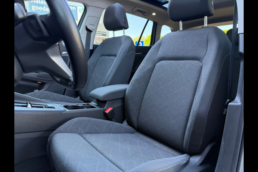 Volkswagen GOLF Variant 1.0 eTSI Life - Automaat - Navi - Panoramadak - Trekhaak - Org.NL