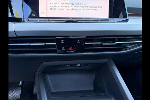 Volkswagen GOLF Variant 1.0 eTSI Life - Automaat - Navi - Panoramadak - Trekhaak - Org.NL