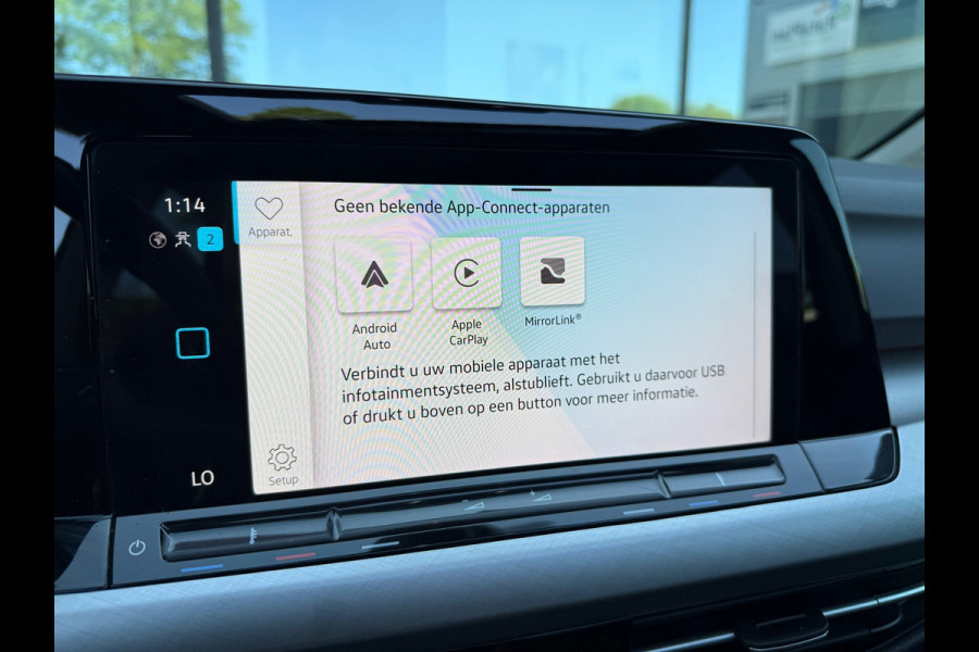 Volkswagen GOLF Variant 1.0 eTSI Life - Automaat - Navi - Panoramadak - Trekhaak - Org.NL