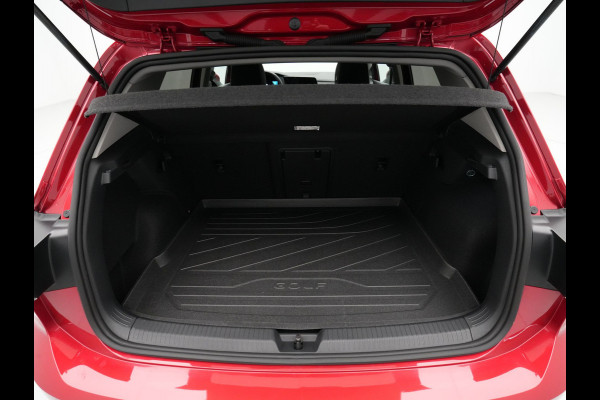 Volkswagen Golf 1.5 TSI 130pk Style Navigatie Acc Pdc Led 111