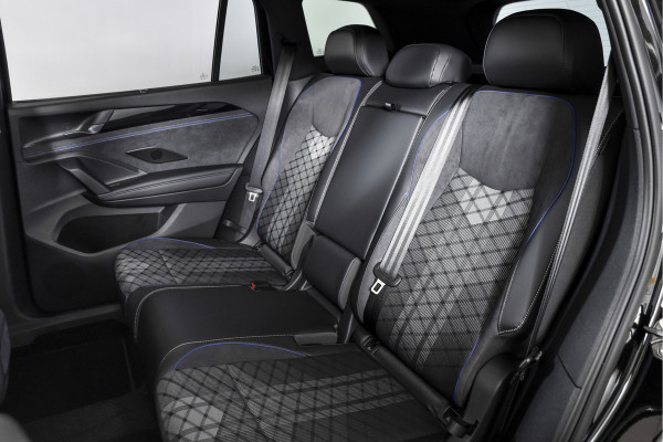 Volkswagen Tayron 1.5 eHybrid R-Line Edition - Automaat | Black Style Pakket | S/K-Panodak | Dig. Cockpit | Adapt. Cruise | Stoel-+Stuurverw. | PDC | Camera | App. Connect | ECC | Elek. Klep | DAB | LM 20" | 3197
