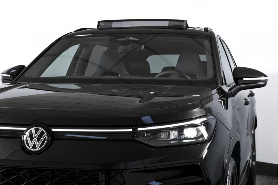 Volkswagen Tayron 1.5 eHybrid R-Line Edition - Automaat | Black Style Pakket | S/K-Panodak | Dig. Cockpit | Adapt. Cruise | Stoel-+Stuurverw. | PDC | Camera | App. Connect | ECC | Elek. Klep | DAB | LM 20" | 3197