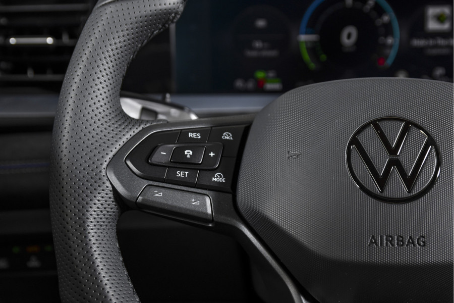 Volkswagen Tayron 1.5 eHybrid R-Line Edition - Automaat | Black Style Pakket | S/K-Panodak | Dig. Cockpit | Adapt. Cruise | Stoel-+Stuurverw. | PDC | Camera | App. Connect | ECC | Elek. Klep | DAB | LM 20" | 3197