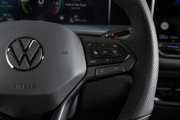 Volkswagen Tayron 1.5 eHybrid R-Line Edition - Automaat | Black Style Pakket | S/K-Panodak | Dig. Cockpit | Adapt. Cruise | Stoel-+Stuurverw. | PDC | Camera | App. Connect | ECC | Elek. Klep | DAB | LM 20" | 3197