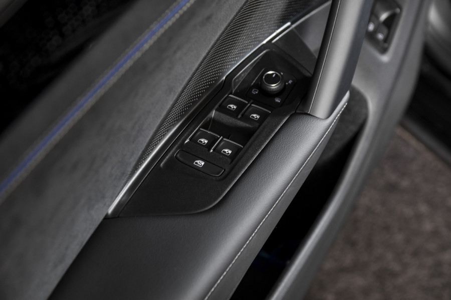 Volkswagen Tayron 1.5 eHybrid R-Line Edition - Automaat | Black Style Pakket | S/K-Panodak | Dig. Cockpit | Adapt. Cruise | Stoel-+Stuurverw. | PDC | Camera | App. Connect | ECC | Elek. Klep | DAB | LM 20" | 3197
