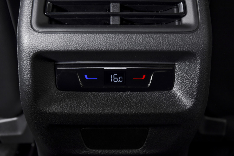 Volkswagen Tayron 1.5 eHybrid R-Line Edition - Automaat | Black Style Pakket | S/K-Panodak | Dig. Cockpit | Adapt. Cruise | Stoel-+Stuurverw. | PDC | Camera | App. Connect | ECC | Elek. Klep | DAB | LM 20" | 3197