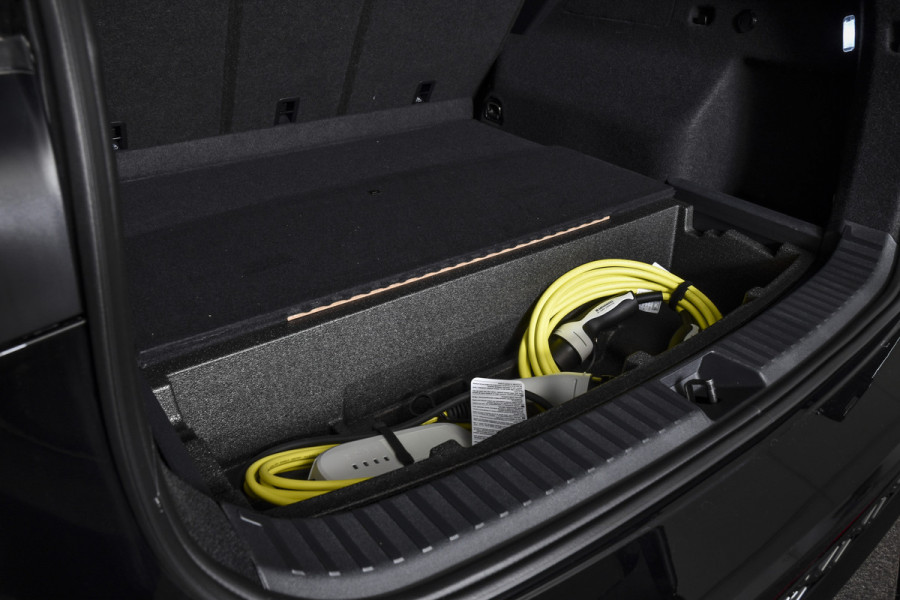 Volkswagen Tayron 1.5 eHybrid R-Line Edition - Automaat | Black Style Pakket | S/K-Panodak | Dig. Cockpit | Adapt. Cruise | Stoel-+Stuurverw. | PDC | Camera | App. Connect | ECC | Elek. Klep | DAB | LM 20" | 3197
