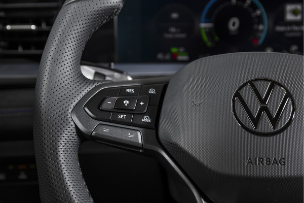 Volkswagen Tayron 1.5 eHybrid 272 PK R-Line Edition - Automaat | Black Style Pakket | S/K-Panodak | Dig. Cockpit | Adapt. Cruise | Stoel-+Stuurverw. | PDC | Camera | App. Connect | ECC | Elek. Klep | DAB | LM 20" | 3119