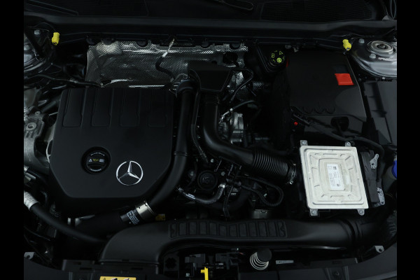 Mercedes-Benz CLA-Klasse 200 Business Solution | Led Koplampen | Spiegelpakket | Achteruitrijcamera | Stoelverwarming voor | Inclusief 24 maanden Mercedes-Benz Certified garantie voor Europa.