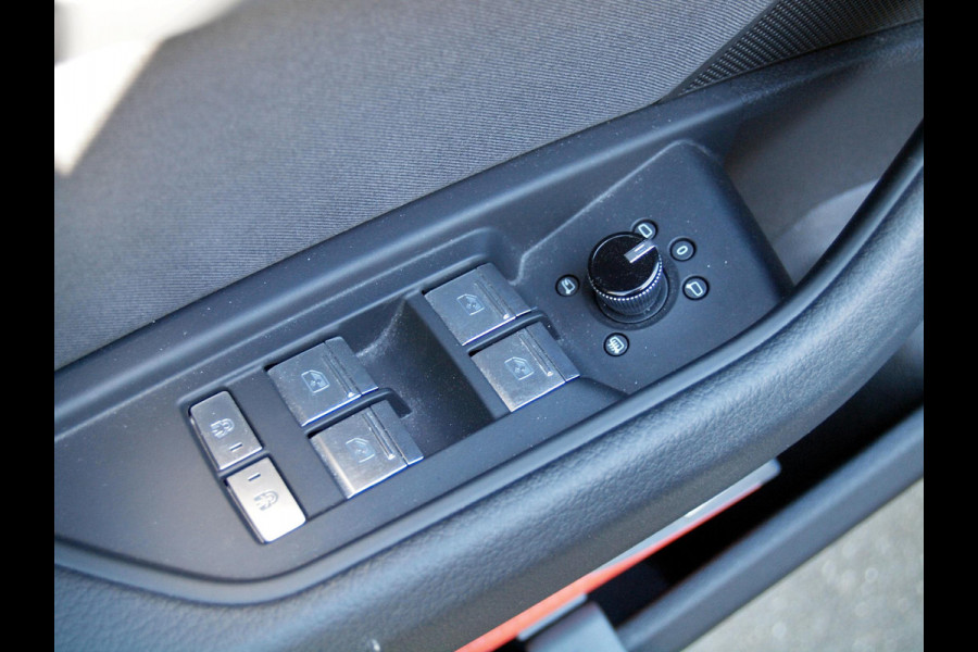 Audi e-tron Sportback 55 quattro Business edition 95 kWh | Camera | Apple Carplay | Cruise Control | 21 inch |