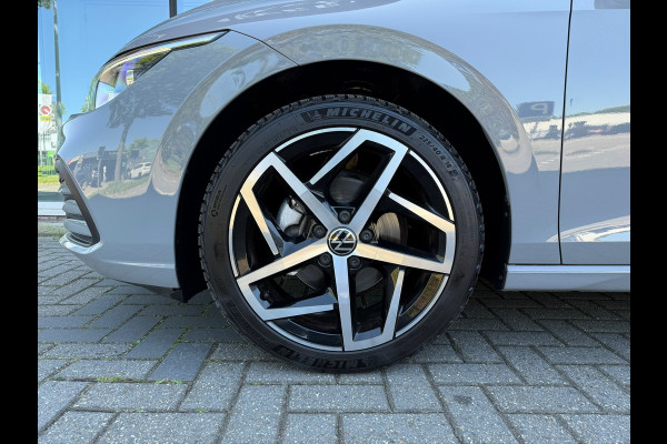 Volkswagen GOLF Variant 1.0 eTSI Life - Automaat - Navi - Panoramadak - Trekhaak - Org.NL