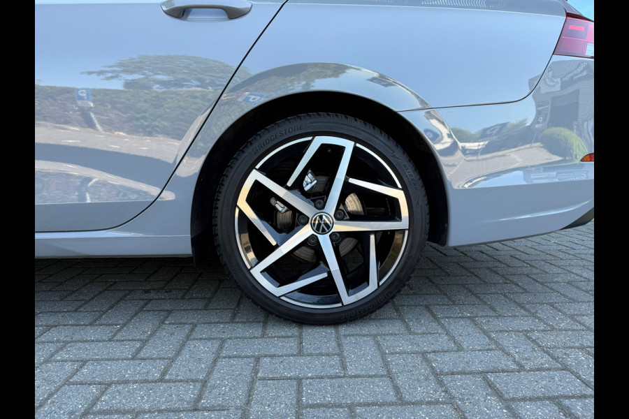 Volkswagen GOLF Variant 1.0 eTSI Life - Automaat - Navi - Panoramadak - Trekhaak - Org.NL