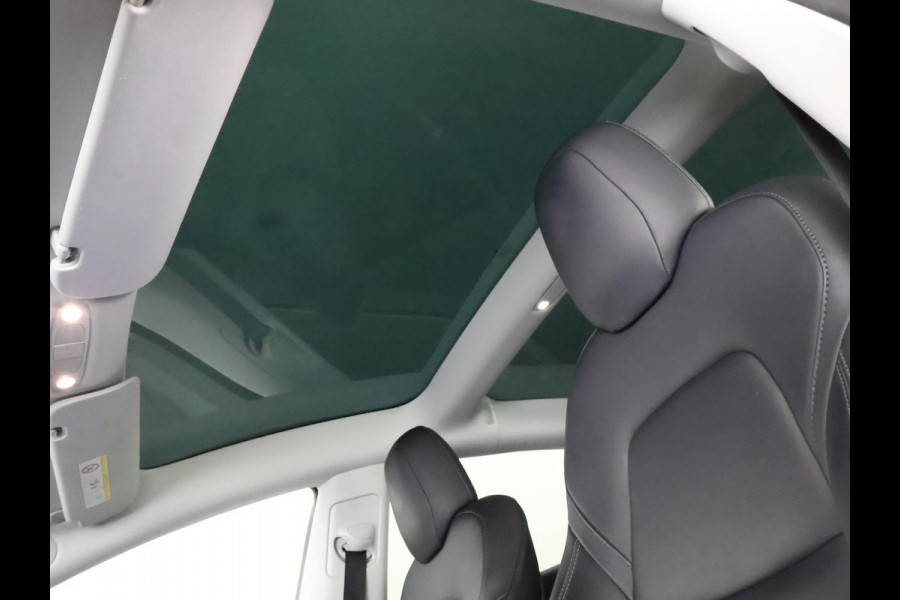 Tesla Model 3 Black Edition Standard RWD Plus 60 kWh | Navigatie | Panoramadak | Privacy Glass