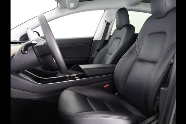 Tesla Model 3 Black Edition Standard RWD Plus 60 kWh | Navigatie | Panoramadak | Privacy Glass