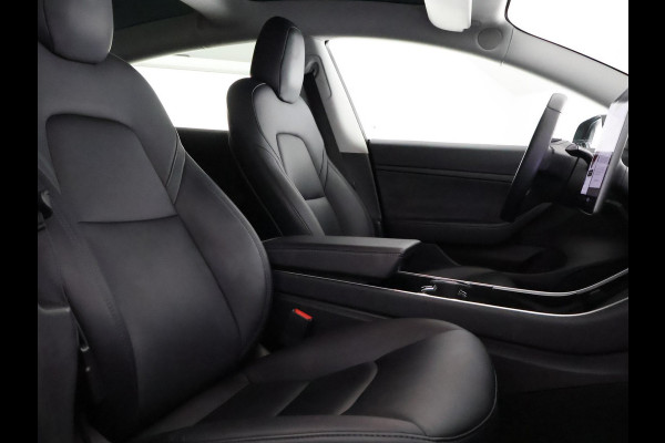 Tesla Model 3 Black Edition Standard RWD Plus 60 kWh | Navigatie | Panoramadak | Privacy Glass