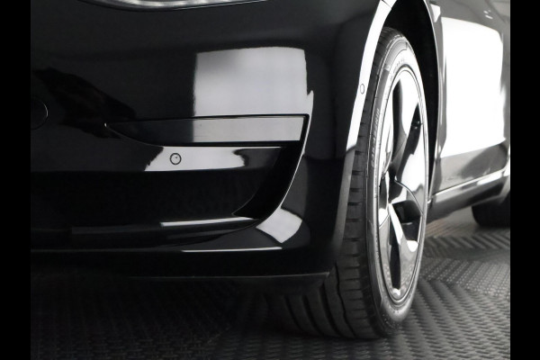 Tesla Model 3 Black Edition Standard RWD Plus 60 kWh | Navigatie | Panoramadak | Privacy Glass