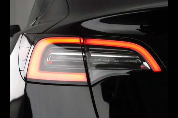 Tesla Model 3 Black Edition Standard RWD Plus 60 kWh | Navigatie | Panoramadak | Privacy Glass