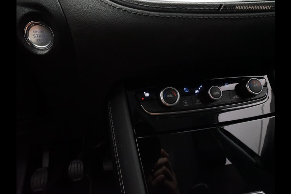 Opel Grandland X 1.2 Turbo Business Executive (APPLE CARPLAY,LED,DODEHOEK,KEYLESS,STUUR-STOELVERWARMING,PARKEERSENSOREN,TREKHAAK)
