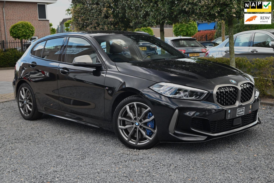 BMW 1-serie M135i xDrive High Executive 306 PK Dealer o.h. Adaptive Head Up Camera Keyless 18''