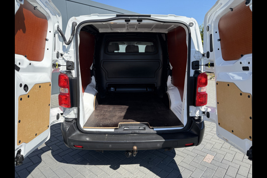 Citroën Jumpy 2.0 BlueHDI 123 PK / L3H1 / DUBBELE CABINE 6-PERS / 2.5 TONS TREKHAAK / AIRCO / CRUISE / NAVI / CARPLAY