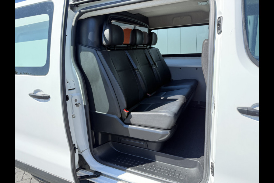 Citroën Jumpy 2.0 BlueHDI 123 PK / L3H1 / DUBBELE CABINE 6-PERS / 2.5 TONS TREKHAAK / AIRCO / CRUISE / NAVI / CARPLAY