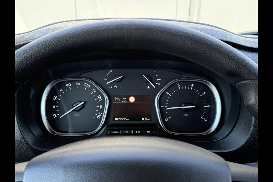 Citroën Jumpy 2.0 BlueHDI 123 PK / L3H1 / DUBBELE CABINE 6-PERS / 2.5 TONS TREKHAAK / AIRCO / CRUISE / NAVI / CARPLAY