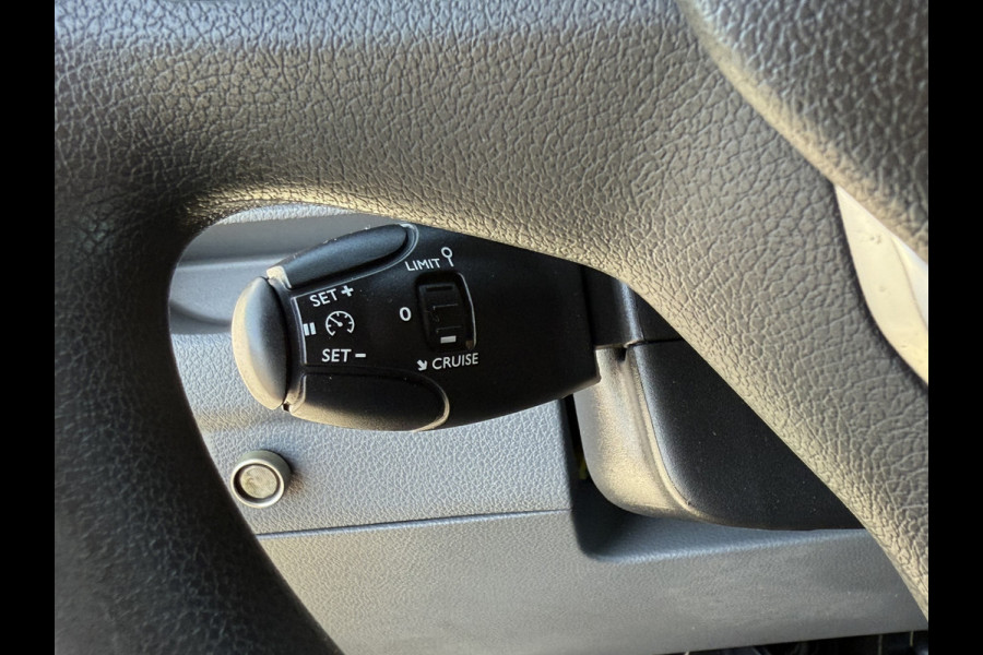 Citroën Jumpy 2.0 BlueHDI 123 PK / L3H1 / DUBBELE CABINE 6-PERS / 2.5 TONS TREKHAAK / AIRCO / CRUISE / NAVI / CARPLAY