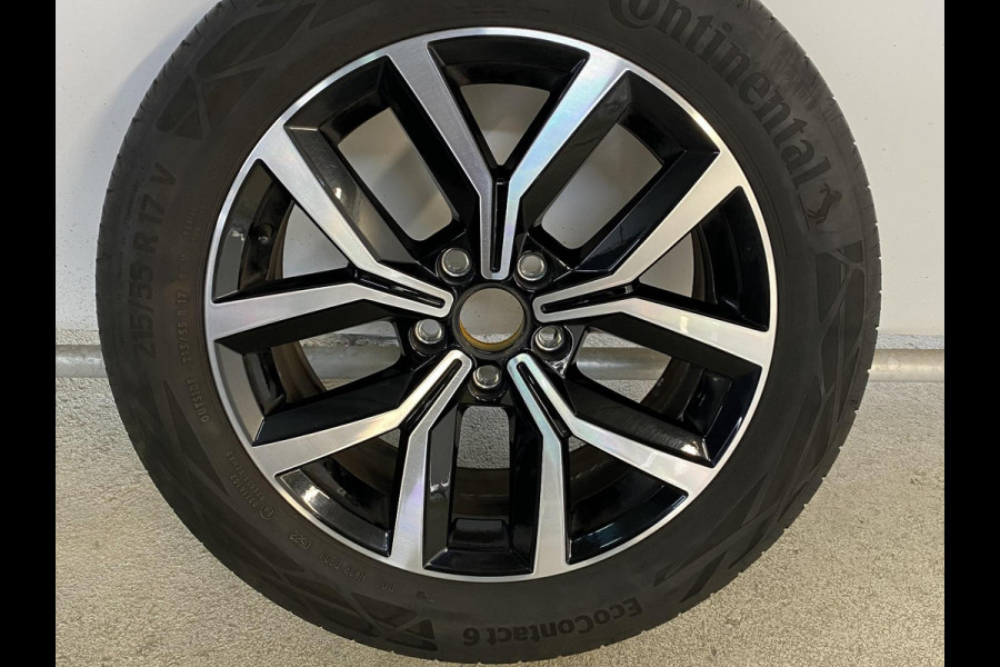 Volkswagen Passat 1.4 TSI PHEV GTE Business VARIANT| 218 pk Automaat (DSG) | Navigatie | Panoramadak | Parkeersensoren | Rondomzicht camera | Stoelverwarming |