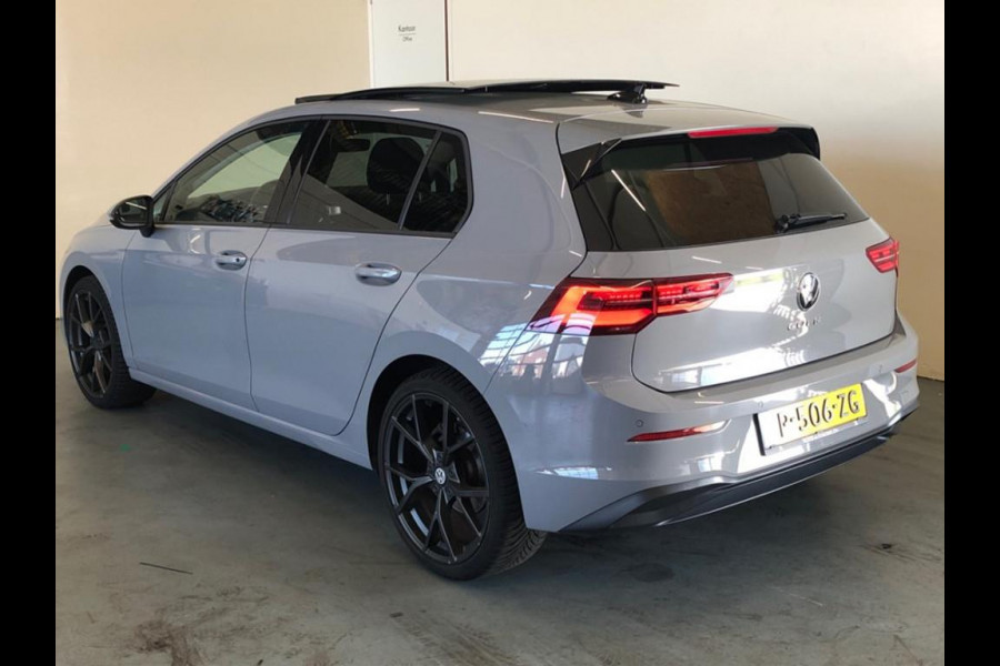 Volkswagen Golf 1.5 TSI Style - Navi - Schuif/kanteldak - Virt.Cockpit - Winterpakket - Climate