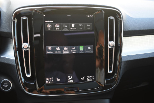 Volvo XC40 T4 211PK Automaat Recharge Inscription Expression / Navigatie / Cruisecontrol / Panoramadak / Stoelverwarming / Stuurverwarming / Elektrische Achterklep / Trekhaak /