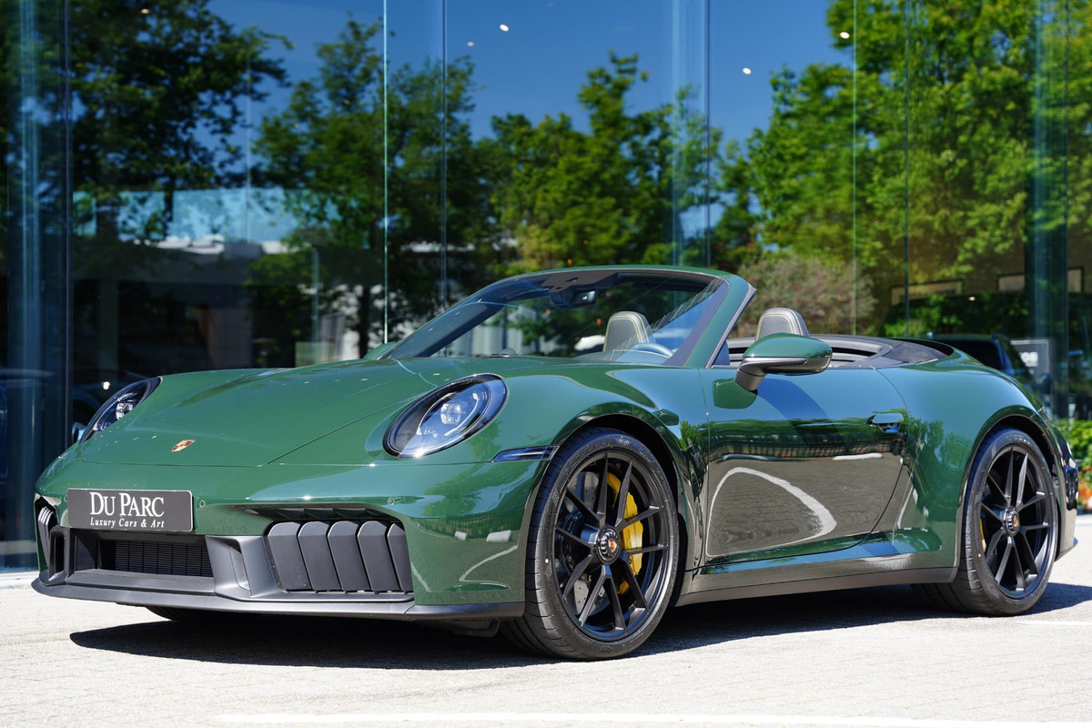 Porsche 911 992.2 Carrera GTS Cabriolet PTS Brewster Green Ceramic Porsche 911 992.2 Carrera GTS Cabriolet PTS Brewster Green Ceramic