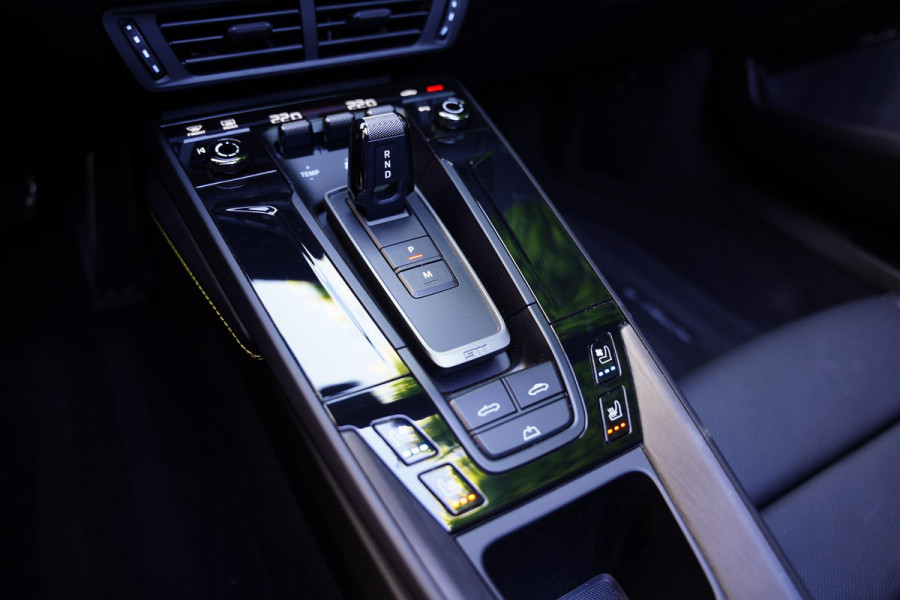 Porsche 911 992.2 Carrera GTS Cabriolet PTS Brewster Green Ceramic