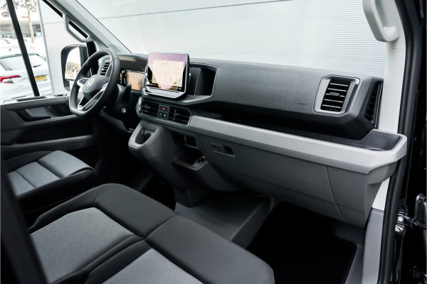 Volkswagen Crafter 35 2.0 TDI L3H2 Black Pack Luxe 19" ACC Dubbel Schuifdeur BPM Vrij Facelift LED