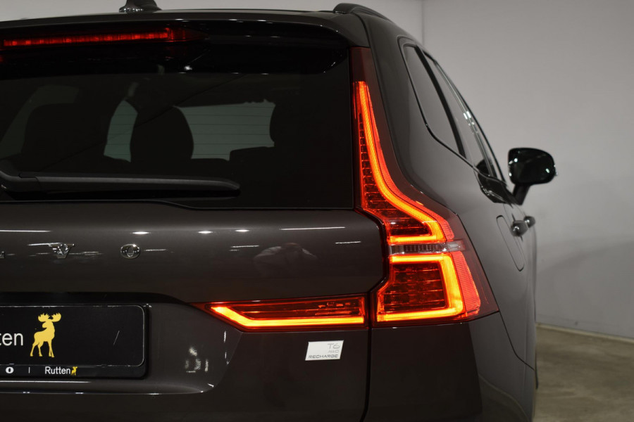 Volvo XC60 T6 350PK Automaat AWD Plus Dark / Adaptive Cruise control / Stoelverwarming v+a / Stuurverwarming / Elektr. achterklep  / Panoramadak / Harman Kardon /