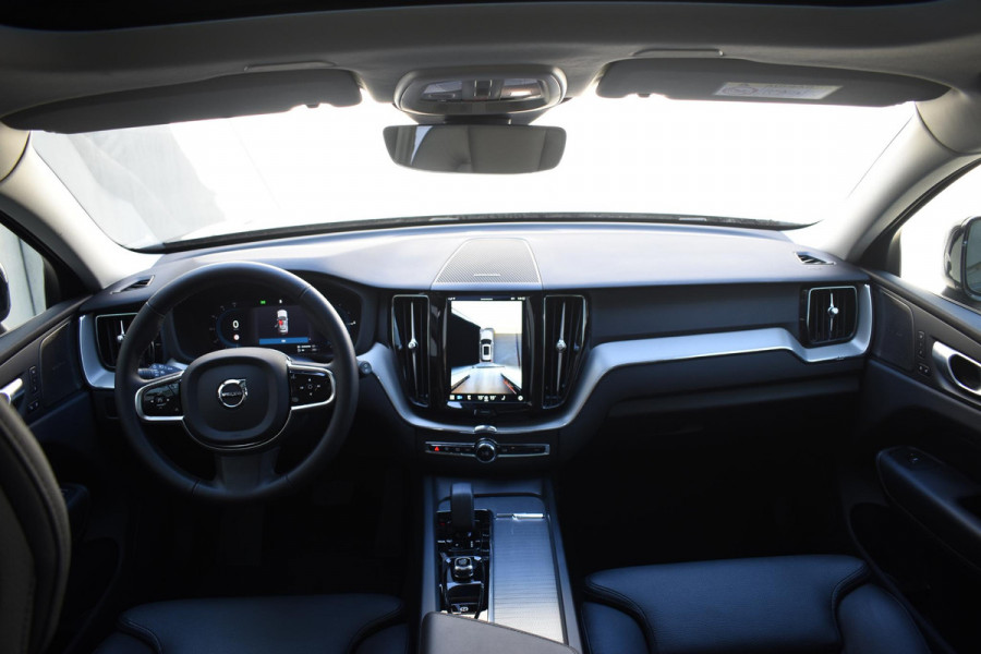 Volvo XC60 T6 350PK Automaat AWD Plus Dark / Adaptive Cruise control / Stoelverwarming v+a / Stuurverwarming / Elektr. achterklep  / Panoramadak / Harman Kardon /