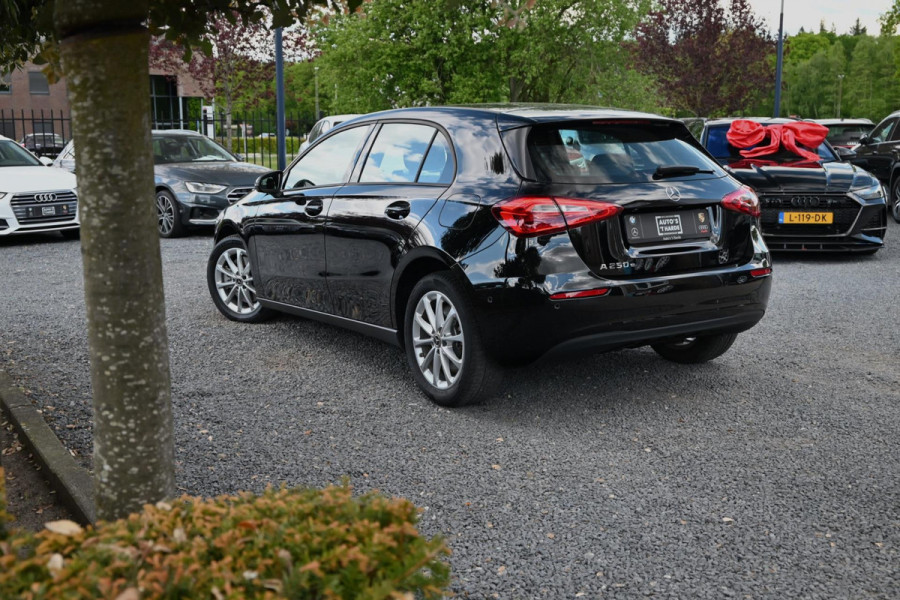 Mercedes-Benz A-Klasse 250 e Business Line 218 PK 1e Eig Dealer o.h. App Connect PDC 17''