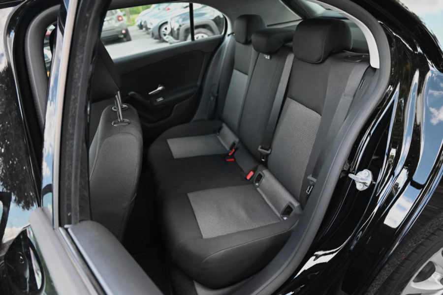 Mercedes-Benz A-Klasse 250 e Business Line 218 PK 1e Eig Dealer o.h. App Connect PDC 17''