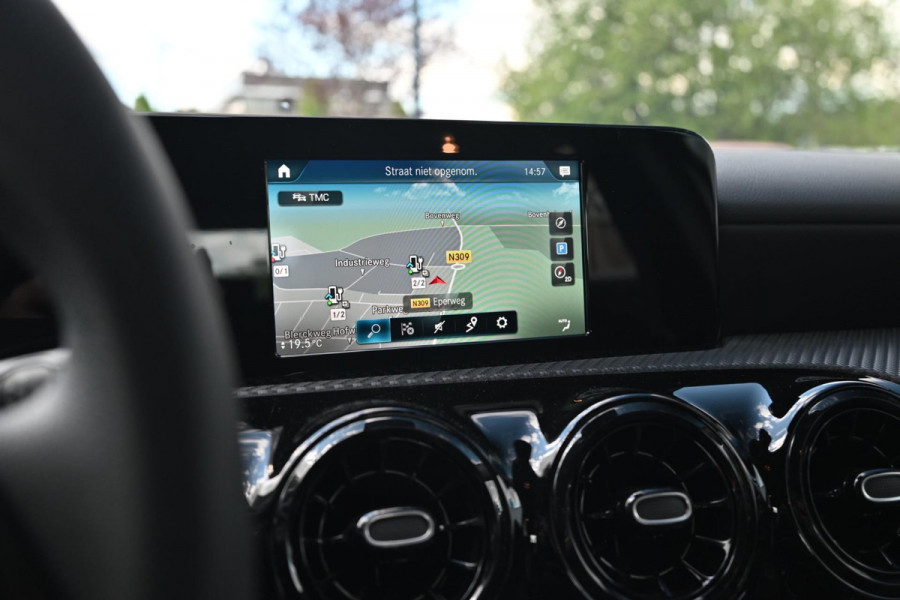 Mercedes-Benz A-Klasse 250 e Business Line 218 PK 1e Eig Dealer o.h. App Connect PDC 17''