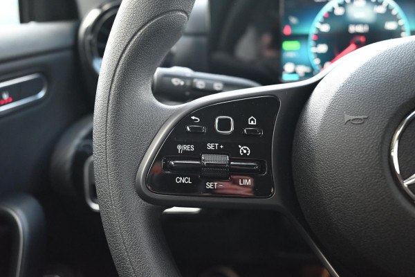 Mercedes-Benz A-Klasse 250 e Business Line 218 PK 1e Eig Dealer o.h. App Connect PDC 17''