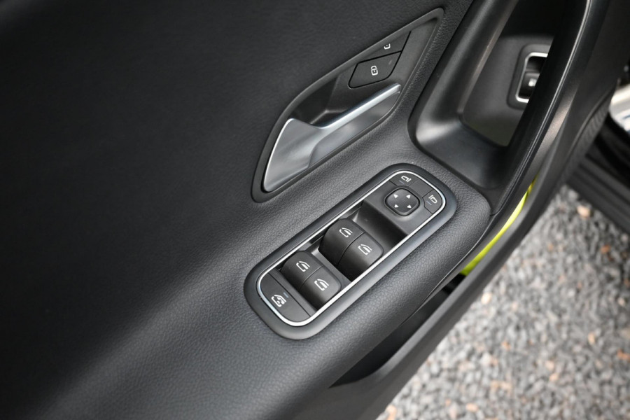 Mercedes-Benz A-Klasse 250 e Business Line 218 PK 1e Eig Dealer o.h. App Connect PDC 17''