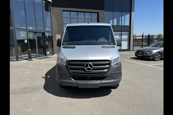 Mercedes-Benz Sprinter 315 CDI L2 H1 RWD / Trekhaak / MBUX / Camera / Carplay navigatie / Airco / 270 Graden achterdeuren