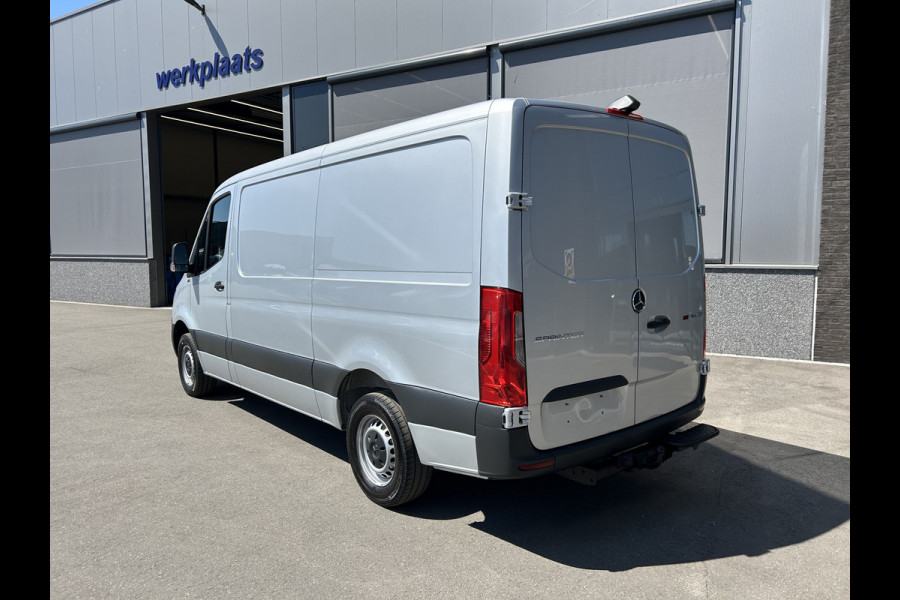 Mercedes-Benz Sprinter 315 CDI L2 H1 RWD / Trekhaak / MBUX / Camera / Carplay navigatie / Airco / 270 Graden achterdeuren
